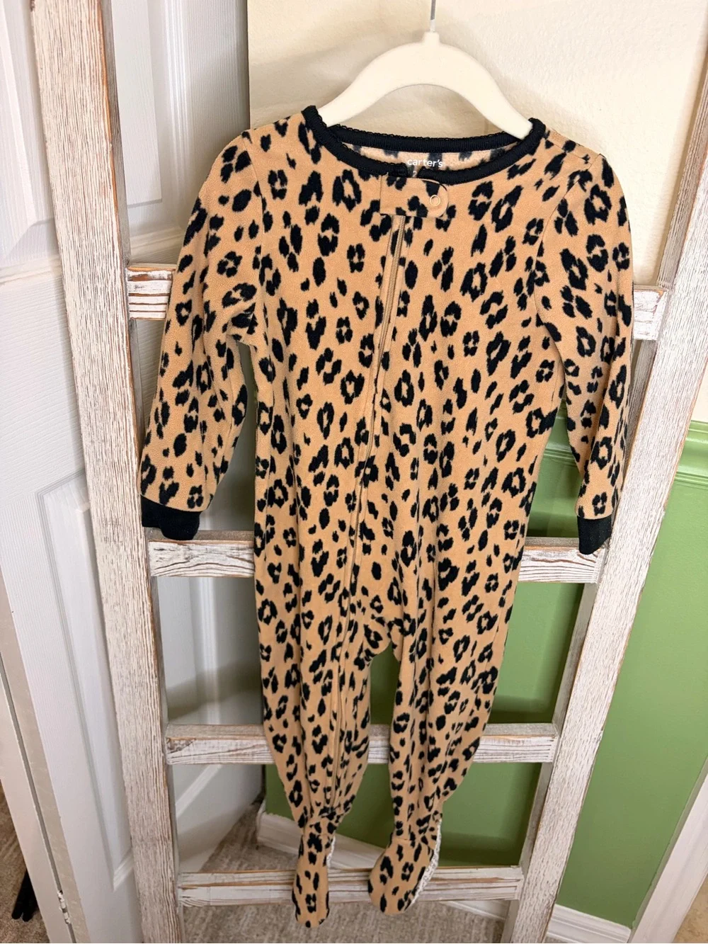 🐆 Carter’s Leopard Print Fleece Footed Pajama Sleeper 2T